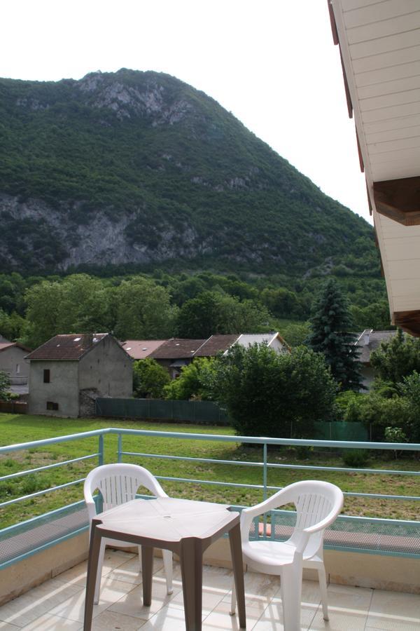 La Petite Auberge De Niaux Exteriör bild